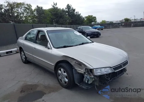 1996 Honda Accord Ex/Ex-R from USA, damaged, VIN 1HGCE667XTA010508